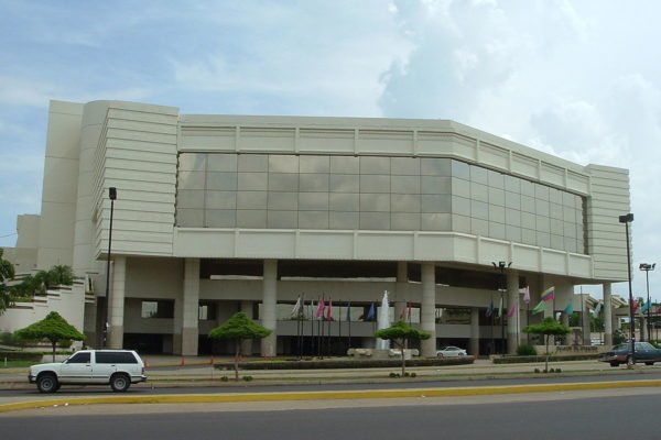 Palacio de Eventos de Maracaibo será espacio hospitalario para aislar casos de #Covid19