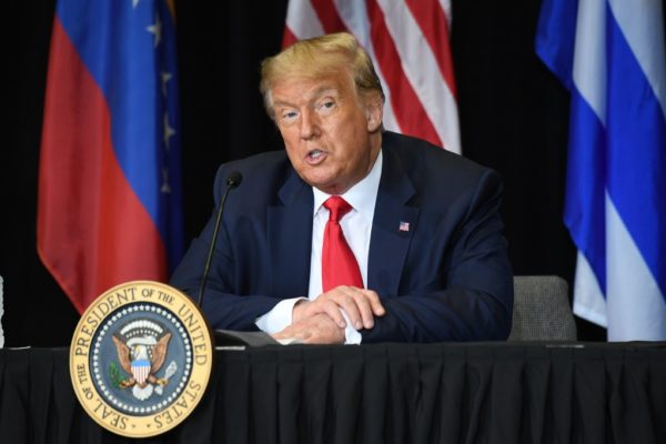 «Vamos a luchar»: Trump dice tener bajo control a Venezuela y Cuba en su visita a Florida