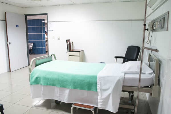 Sundde inspeccionó precios de más de 40 clínicas privadas para que sean «justos» y a dólar oficial