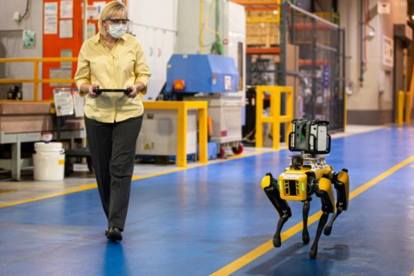 Ford utilizará perros robot para crear un modelo digital de sus plantas