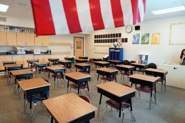 Polémico reinicio de clases en EE.UU con casos de contagios entre estudiantes