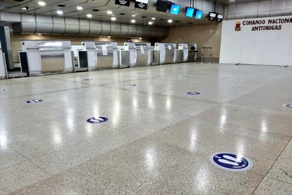 Aeropuerto de Maiquetía adecúa espacios para la posible reapertura de vuelos