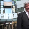 Tony Hall: La BBC debe hacer más para favorecer la diversidad