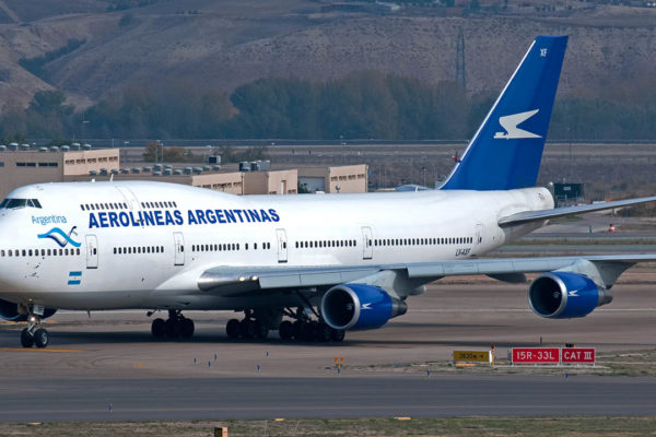 Aerolíneas se alistan en Argentina para posible reinicio de vuelos en octubre