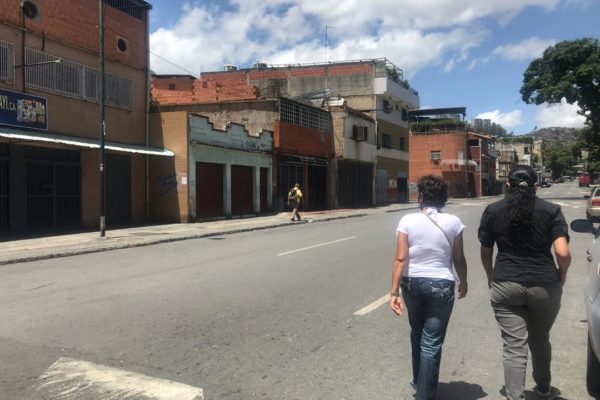 Cerraron varios comercios no priorizados en Catia por incumplir cuarentena radical