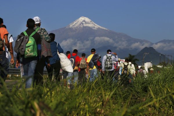 La crisis migratoria en 2023 en América: Récord de migrantes y más restricciones