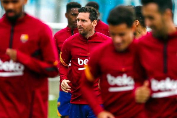 Lionel Messi ya entrena con el resto del equipo del Barcelona de Koeman