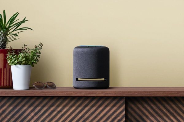 Amazon presenta un nuevo altavoz inteligente Echo con diseño esférico