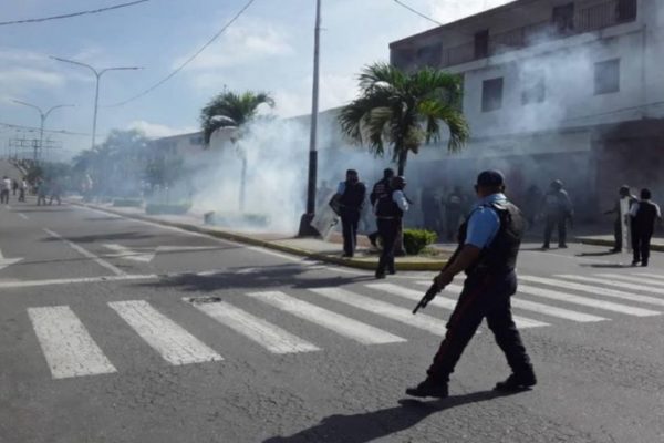 #27Sep Siguen bajones de luz y protestas por gasolina antes de la cuarentena radical