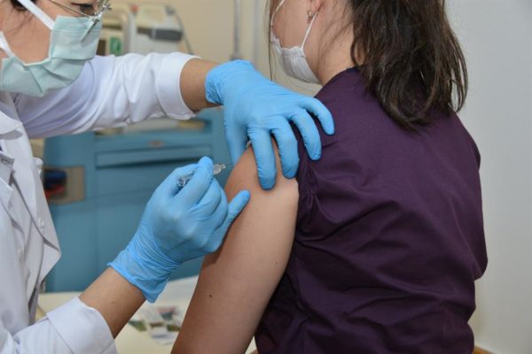 OMS: 42 países han iniciado vacunación pero en su mayoría son naciones desarrolladas