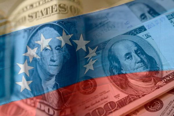 Poco a poco y firme: Así ha sido la adaptación de la dolarización en Venezuela