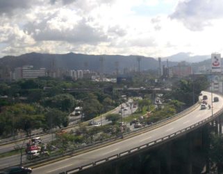 Maduro cambia nombre de autopista Francisco Fajardo a Gran Cacique Guaicaipuro