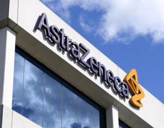 AstraZeneca cedió su patente para acelerar la fabricación de vacunas anticovid-19