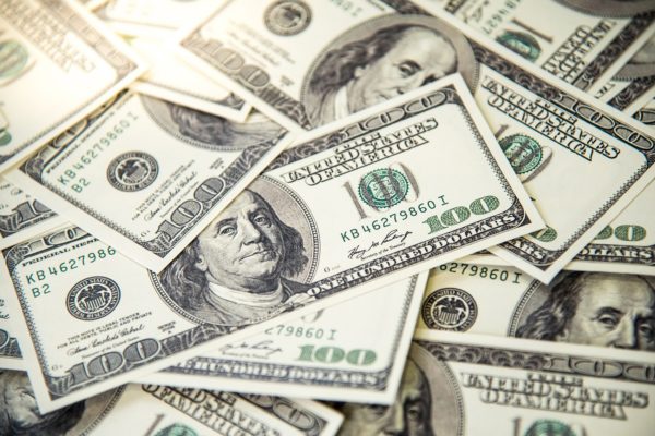 Dólar paralelo mantiene ritmo ascendente y cierra con alza de 0,16% hasta Bs.1.876.442,82