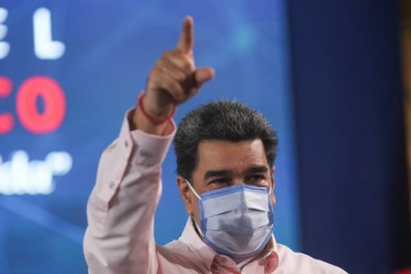 «Ley Antibloqueo permite todo»: Maduro ofrece «joya de la corona» petrolera a China