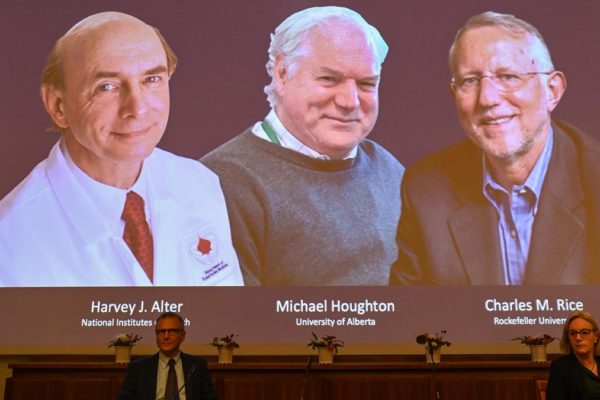 Estos son los ganadores del Nobel de Medicina por descubrir el virus de la hepatitis C