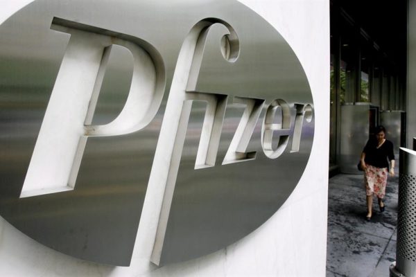 Pfizer y BioNTech inician ensayo clínico de vacuna combinada contra la gripe y covid-19