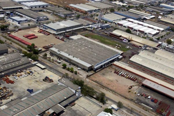 Sector industrial denuncia que impuestos de algunos productos representan 70% del precio