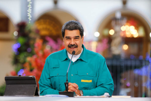 Maduro exige poner orden en flexibilización navideña y evalúa 14 días de cuarentena para enero