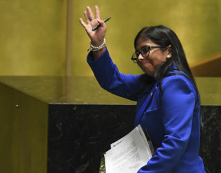 Tribunal español archiva causa por la escala en Madrid de Delcy Rodríguez