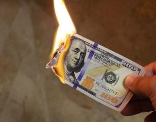 BCV ha ‘quemado’ US$105 millones en noviembre: ¿Cuánto cuesta realmente el dólar en Venezuela?