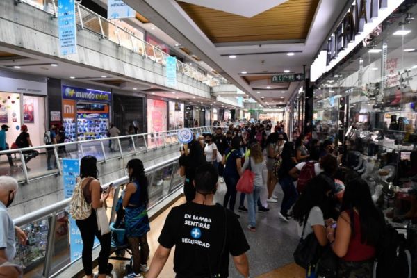 «Black Friday» permitió masiva liquidación de inventarios acumulados con descuentos de más de 70%