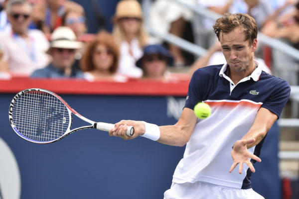 Medvedev se corona en el Masters ATP al ganar a Thiem en tres sets