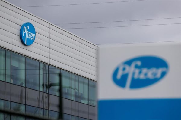 Pfizer eleva al 95% la efectividad de su vacuna