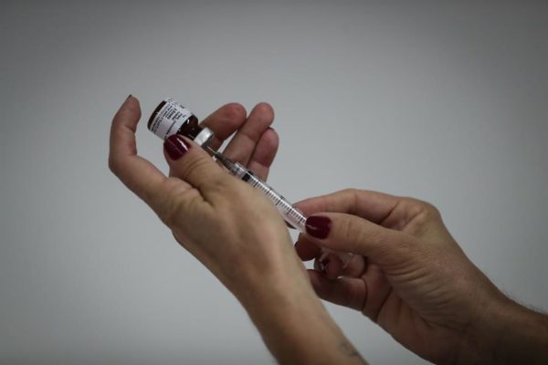 Admiten que eficacia de vacunas chinas contra la Covid-19 ‘no es alta’