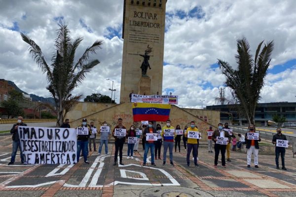Venezolanos en Colombia rechazaron con plantón las elecciones parlamentarias