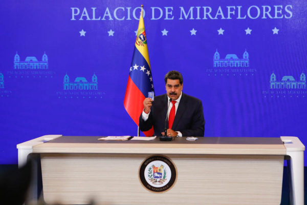 Maduro advierte que el dólar no es ni será la moneda oficial en Venezuela