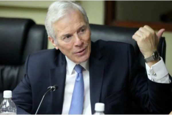 Pedro Palma: Economía venezolana podría cerrar el año con una contracción  del 30% | Banca y Negocios