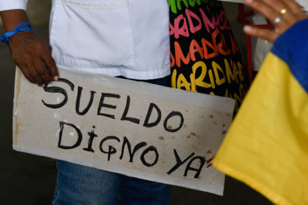 Trabajadores públicos solicitarán a Maduro un salario promedio de 2000 bolívares