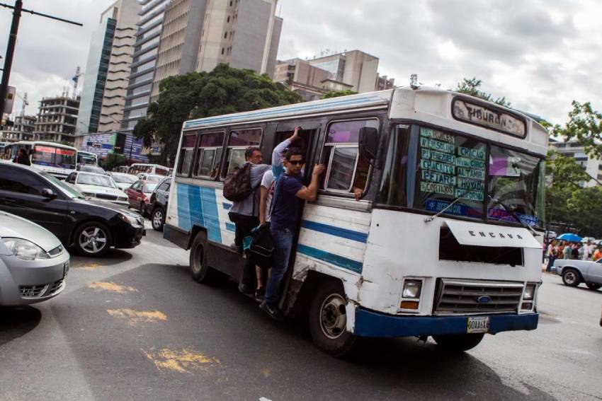 Exclusivo | transporte público paralizado en 70% impone ´toque de queda´ en el país