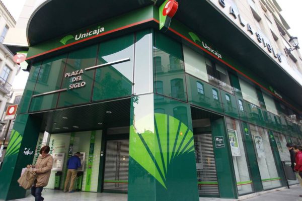 Unicaja Banco y Liberbank aprueban crear el quinto mayor banco de España