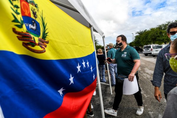 Consulta simbólica de Guaidó no logra reactivar masivas movilizaciones de calle en Venezuela