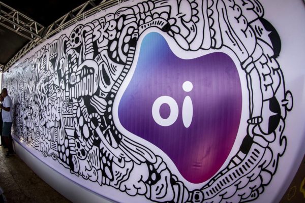 Telefónica, América Móvil y TIM formalizan la compra de la red móvil de Oi