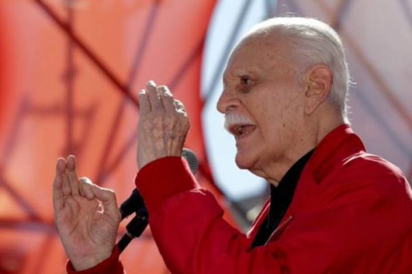 Chavismo rindió honores en capilla ardiente al periodista José Vicente Rangel