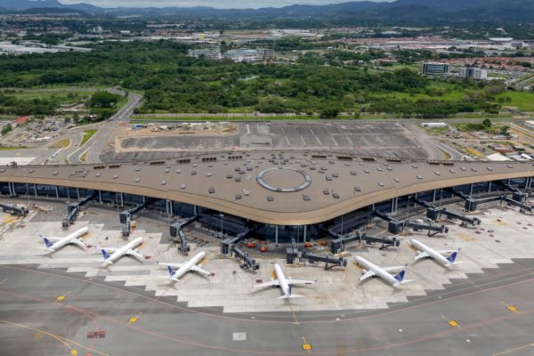 Pasajeros suramericanos deben hacerse 3 PCR con cuarentena preventiva para ingresar a Panamá