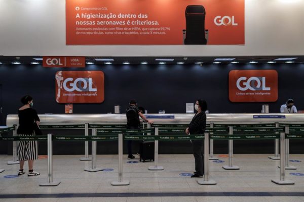Brasil exigirá examen negativo de COVID-19 a quien desembarque en el país