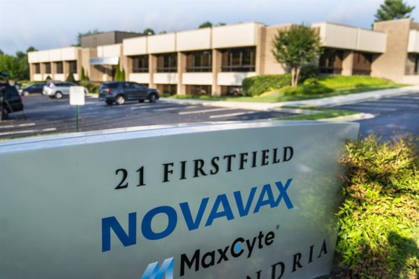 Novavax anuncia datos positivos de una vacuna combinada para COVID-19 y gripe