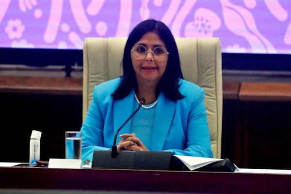 Delcy Rodríguez denuncia al FMI por no desbloquear recursos: sanciones petroleras han generado US$63.000 millones en pérdidas