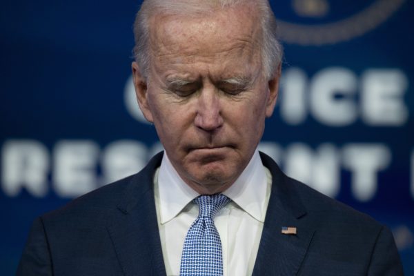 Biden dice que aprobación del paquete de estímulo es «un paso gigante» de recuperación
