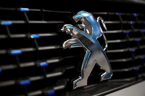 Nace el grupo automovilístico Stellantis, la fusión entre las fabricantes Peugeot y Fiat