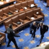 Suspenden debate tras irrupción de partidarios de Trump en Senado de EE.UU