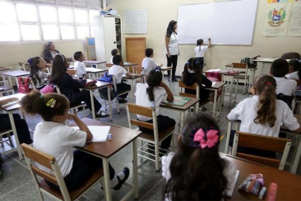 Gobierno venezolano lanzó campaña educativa en las escuelas del país sobre el Esequibo