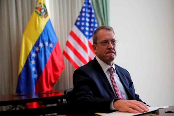 Embajador de EEUU para Venezuela pidió liberación de activistas detenidos