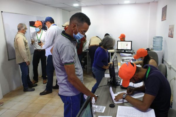 Transportistas de Guarenas abren cuentas bancarias para el cobro electrónico del pasaje