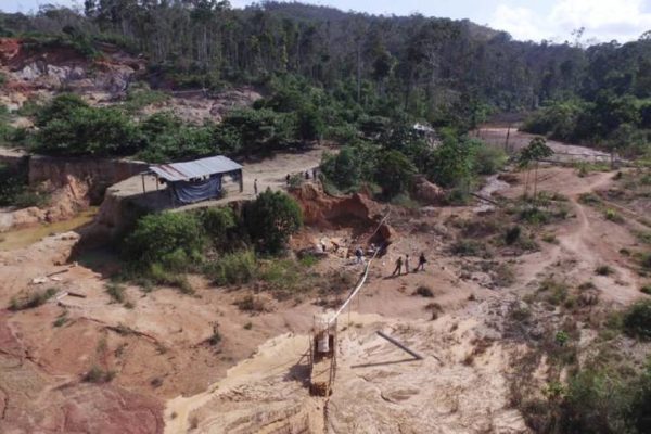 Militares venezolanos destruyeron una estructura usada para la minería ilegal en Bolívar