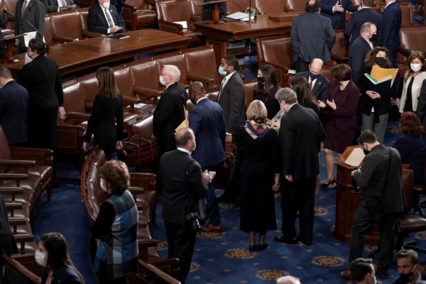 Demócratas presentan acusación contra Trump para iniciar juicio político